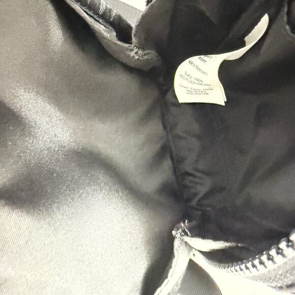 Lululemon Easy Access Crossbody Bag Black Purse Zip Pocket Adjustable Strap - Picture 5 of 10